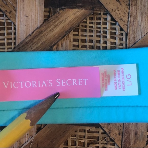 Victoria’s Secret Potentially Padded Bikini Top in Mint Green, Size Large - Picture 4 of 5